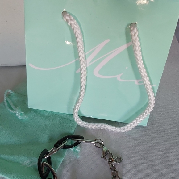 Black and silver stainless steel bracelet - Picture 2 of 3